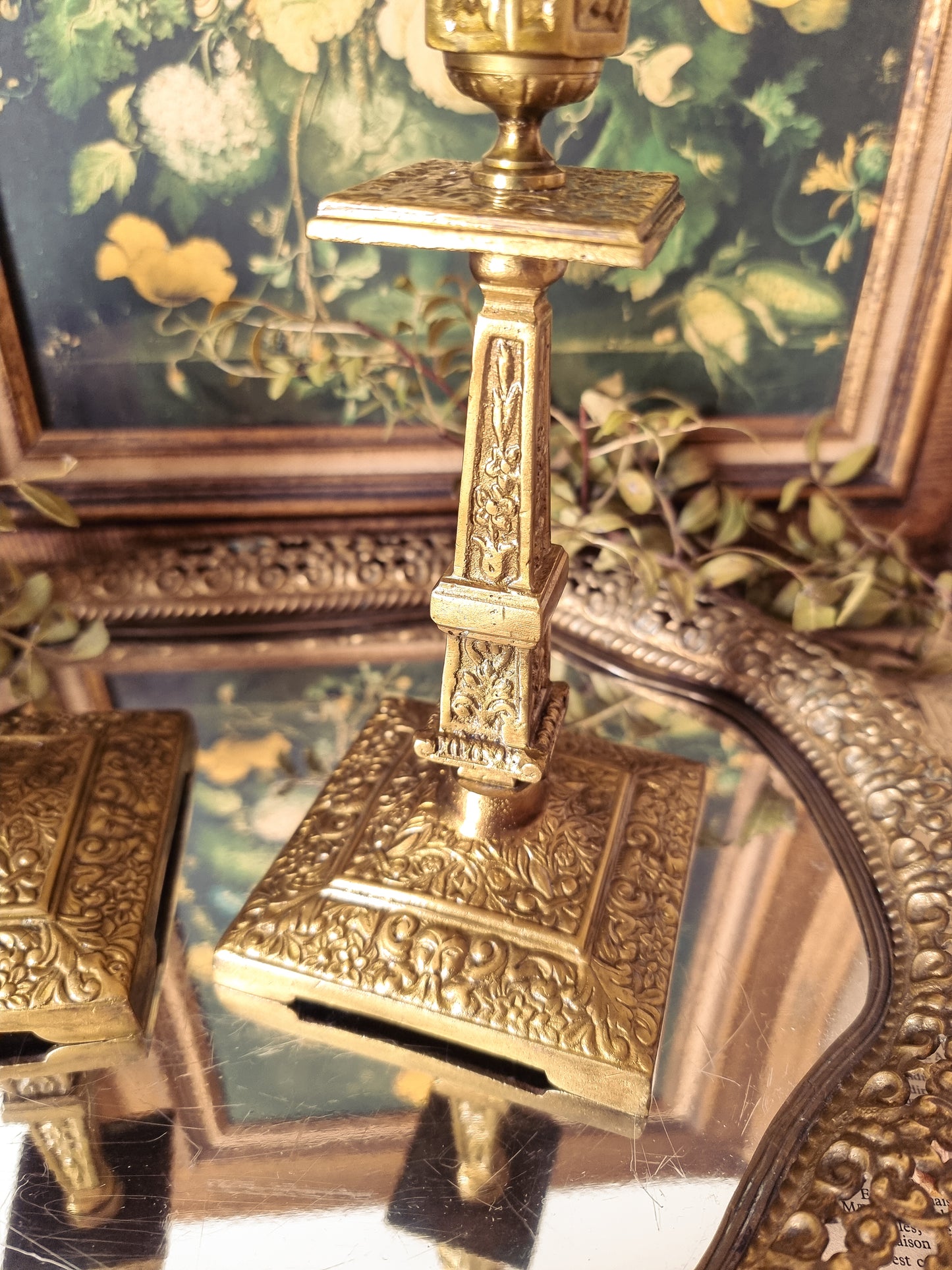 PAIRE DE BOUGEOIRS EN BRONZE