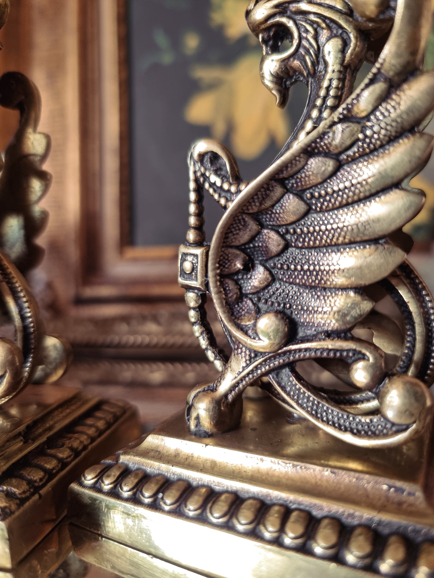 PAIRE DE BOUGEOIRS EN BRONZE