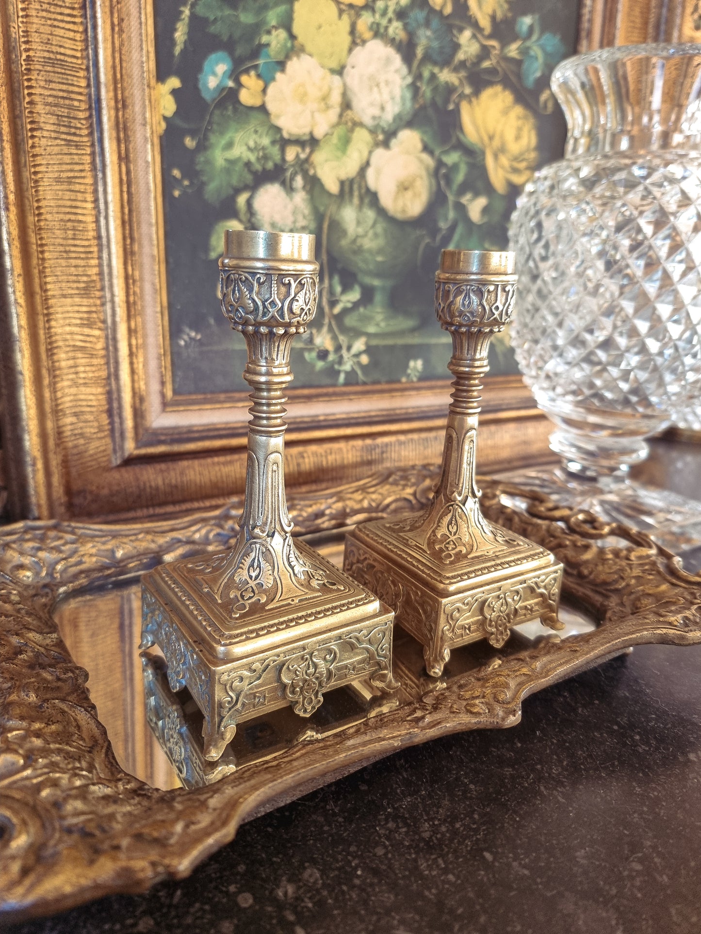 PAIRE DE BOUGEOIRS EN BRONZE
