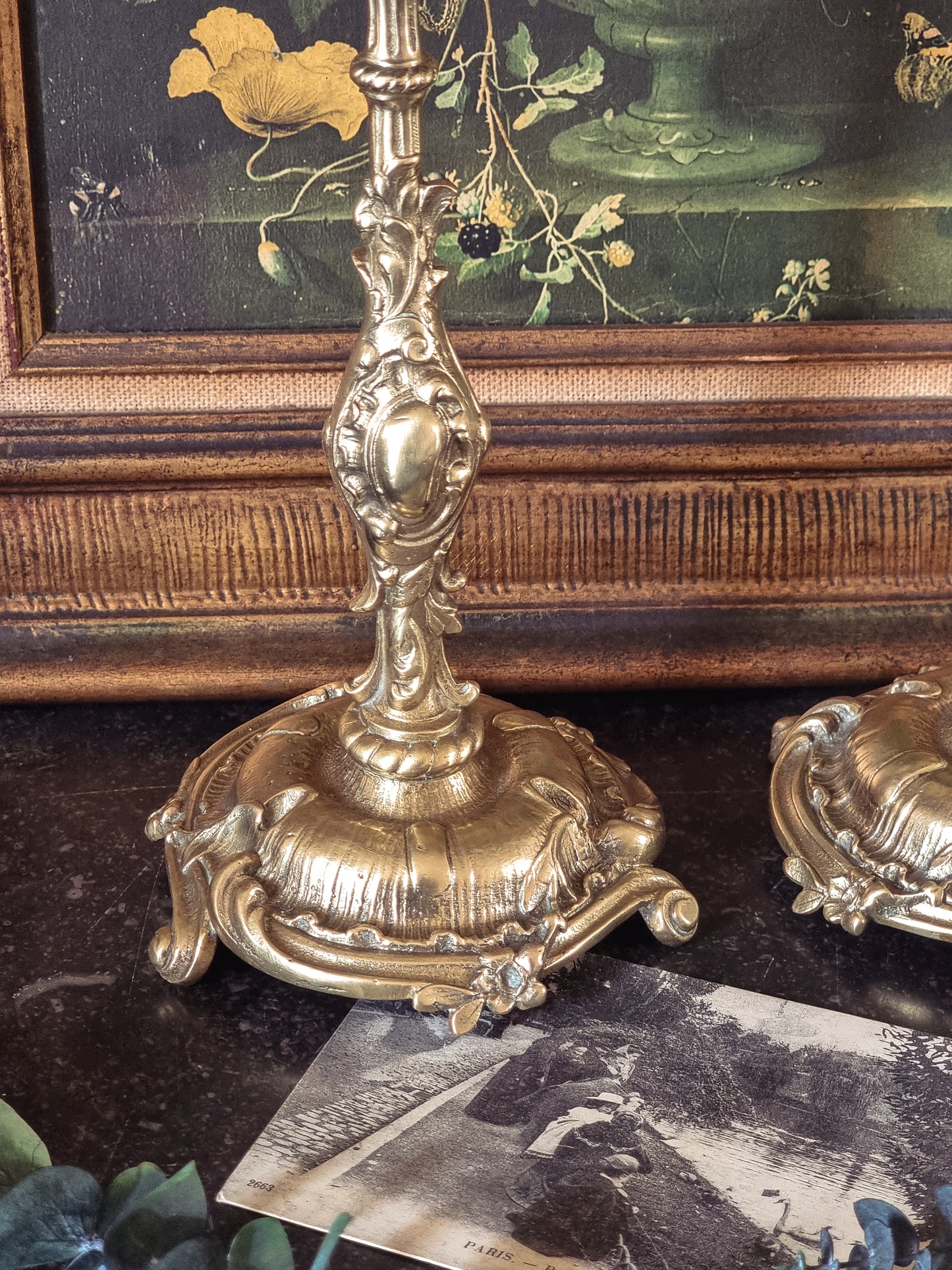 Paire de bougeoirs en bronze