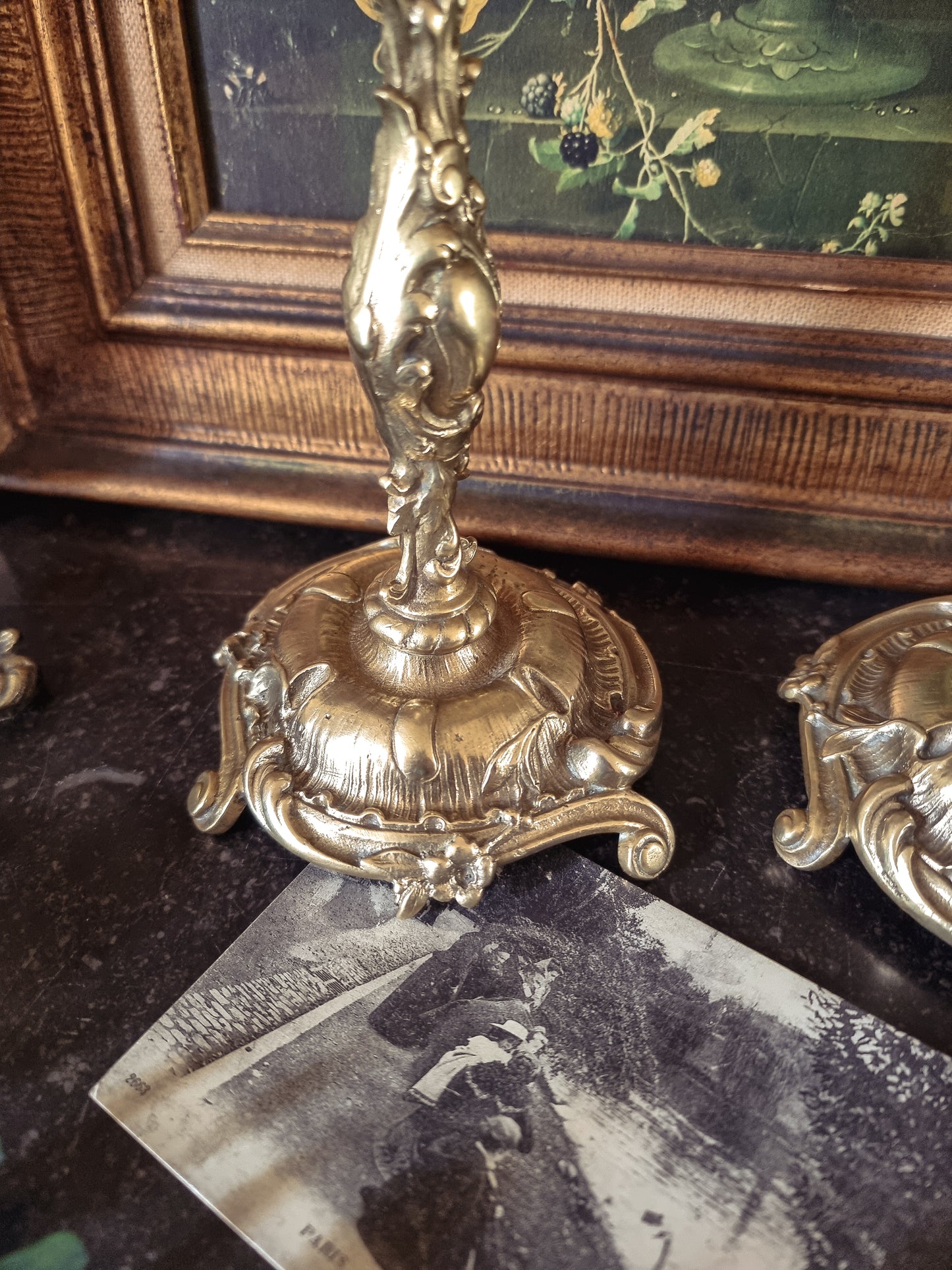 Paire de bougeoirs en bronze