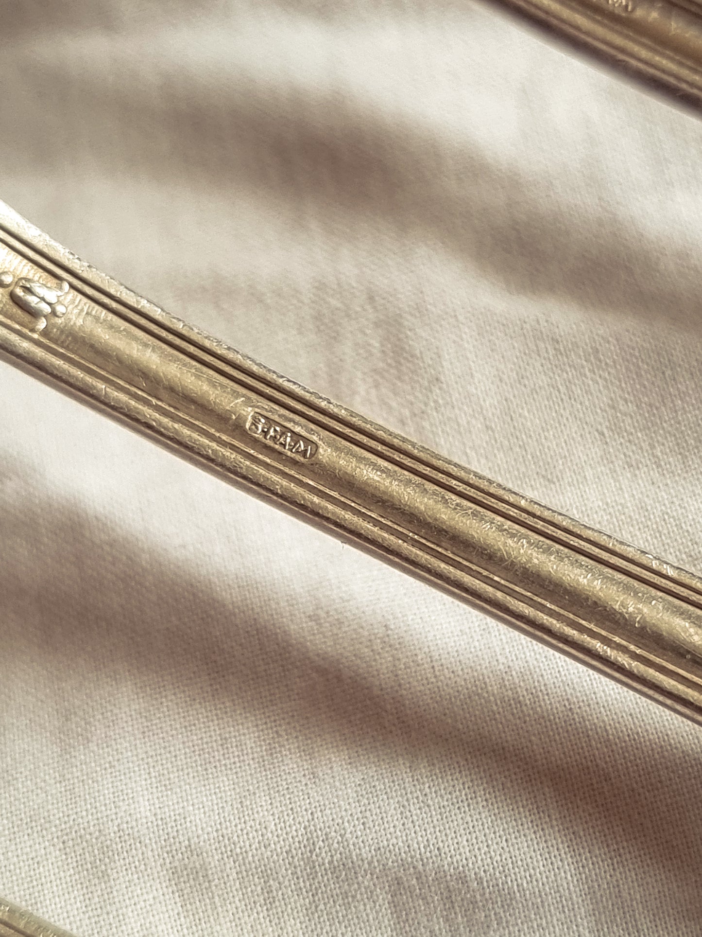 6 FOURCHETTES EN MÉTAL ARGENTÉ