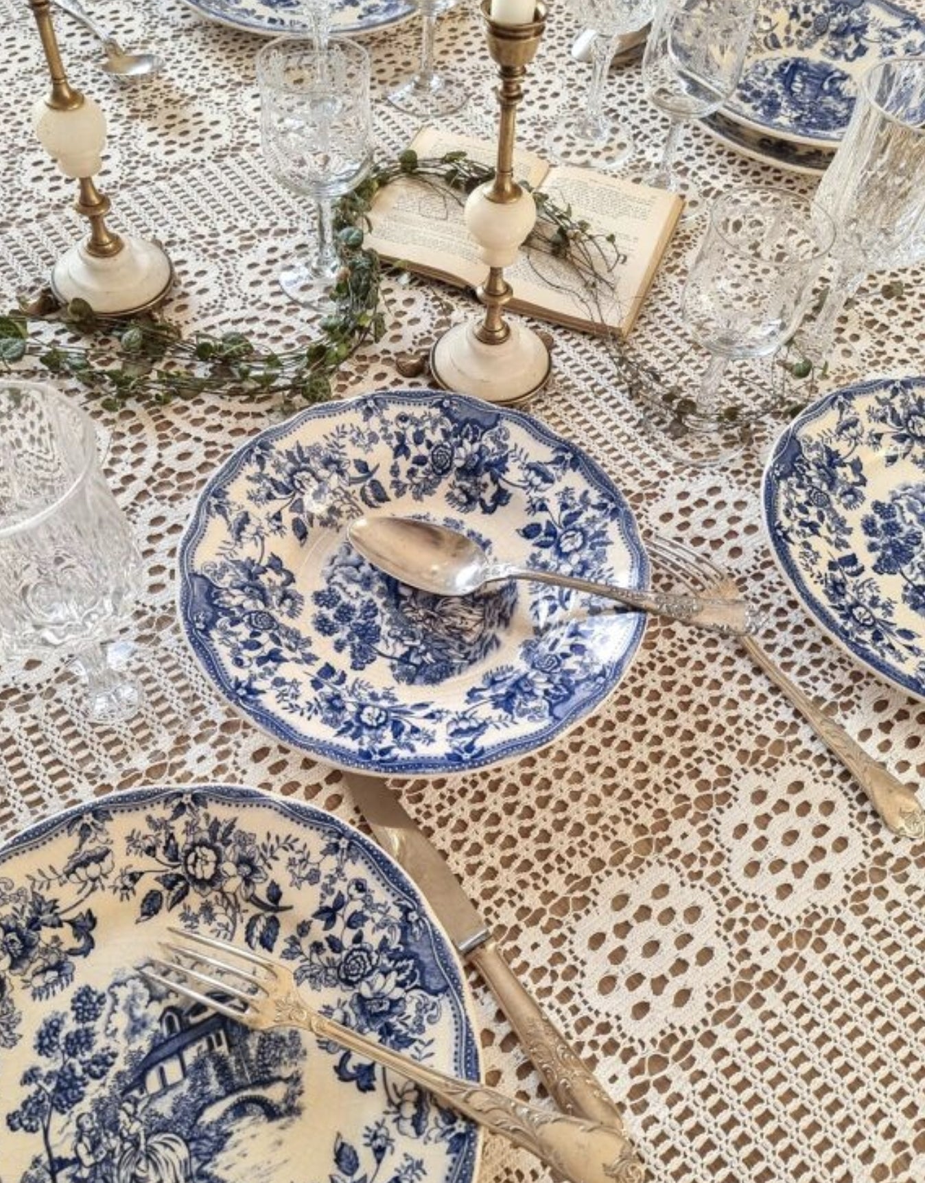 5 ASSIETTES CREUSES