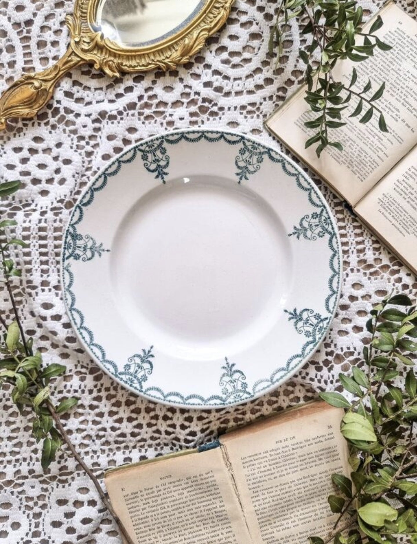 6 ASSIETTES EN TERRE DE FER