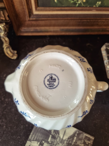 THÉIÈRE ET POT À LAIT, CHURCHILL