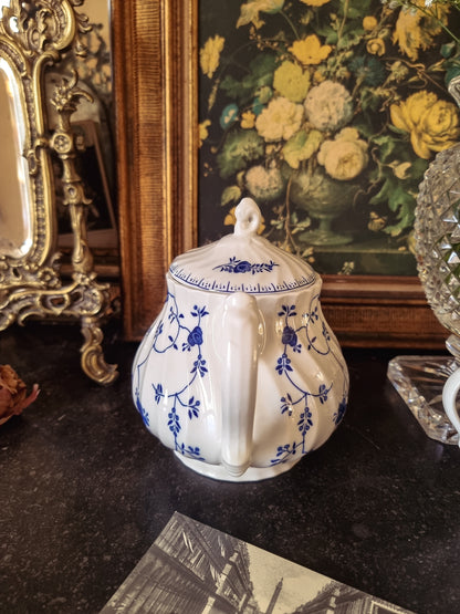 THÉIÈRE ET POT À LAIT, CHURCHILL