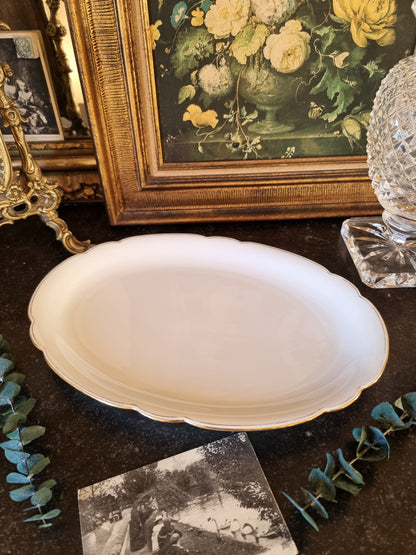 PLAT EN SEMI-PORCELAINE