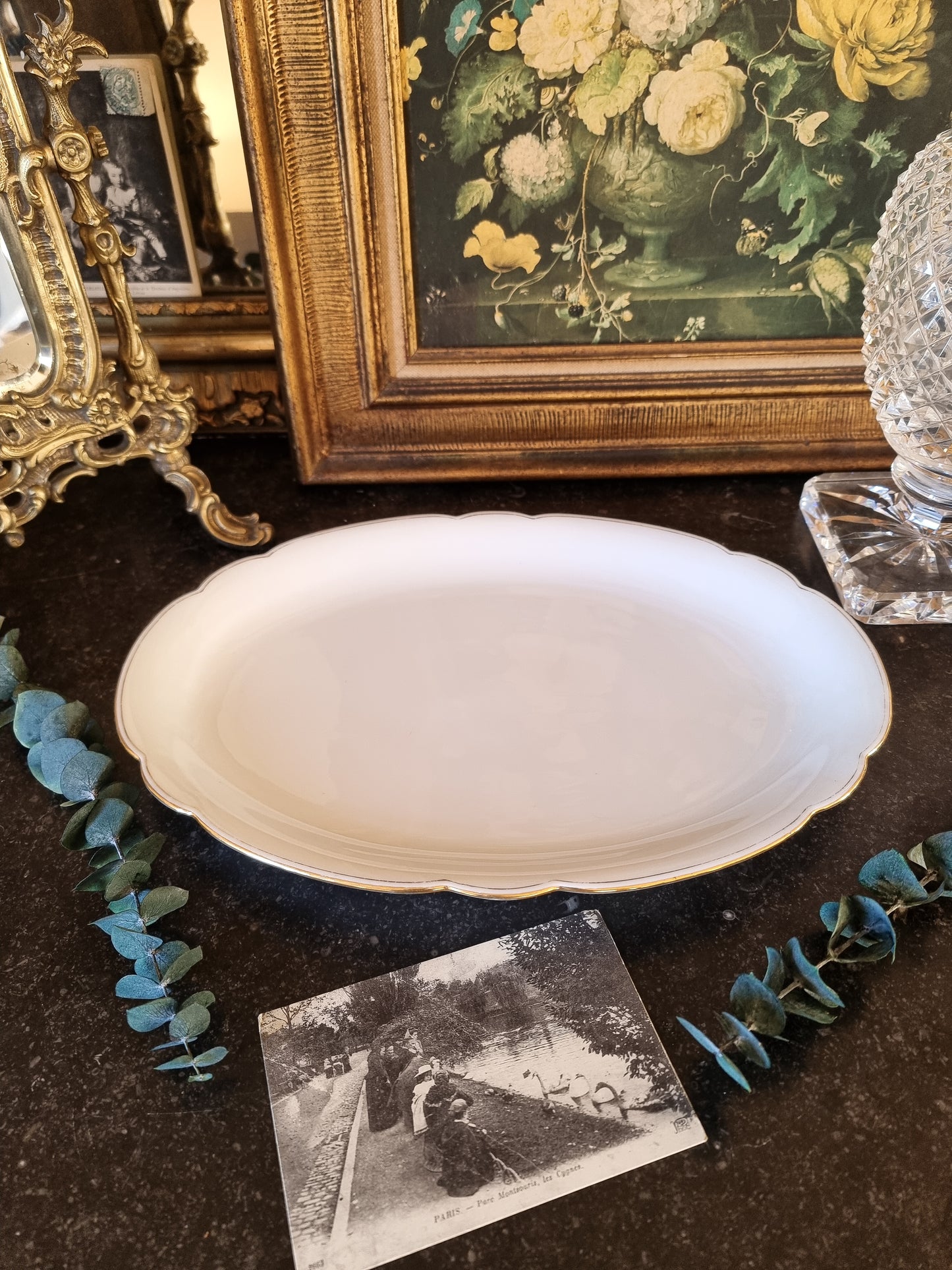 PLAT EN SEMI-PORCELAINE
