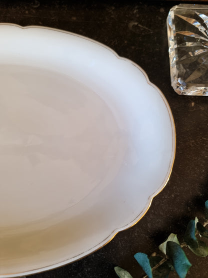 PLAT EN SEMI-PORCELAINE