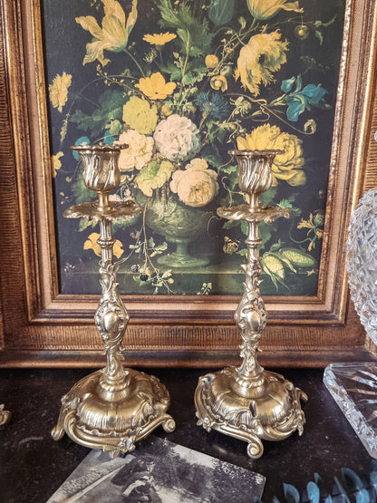 Paire de bougeoirs en bronze