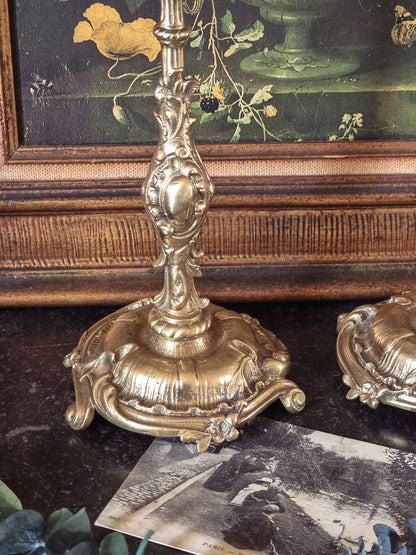 Paire de bougeoirs en bronze