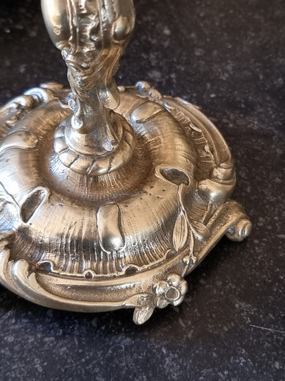 Paire de bougeoirs en bronze
