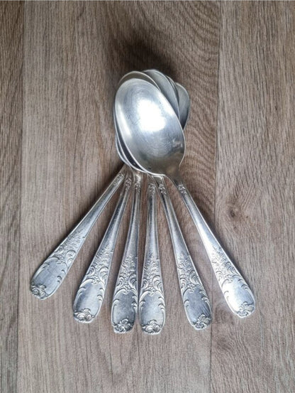 6 CUILLÈRES À SOUPE EN MÉTAL ARGENTÉ