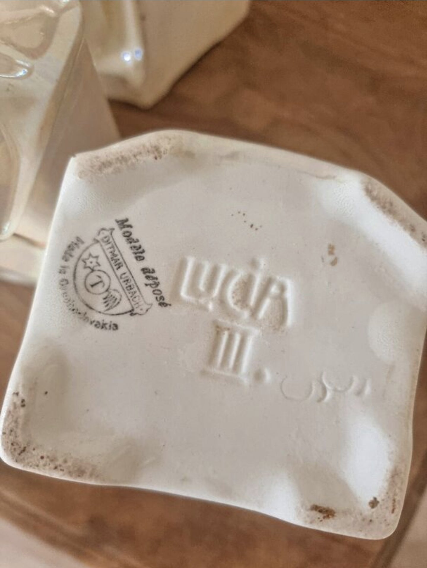 5 POTS À ÉPICES EN FAÏENCE IRISÉE