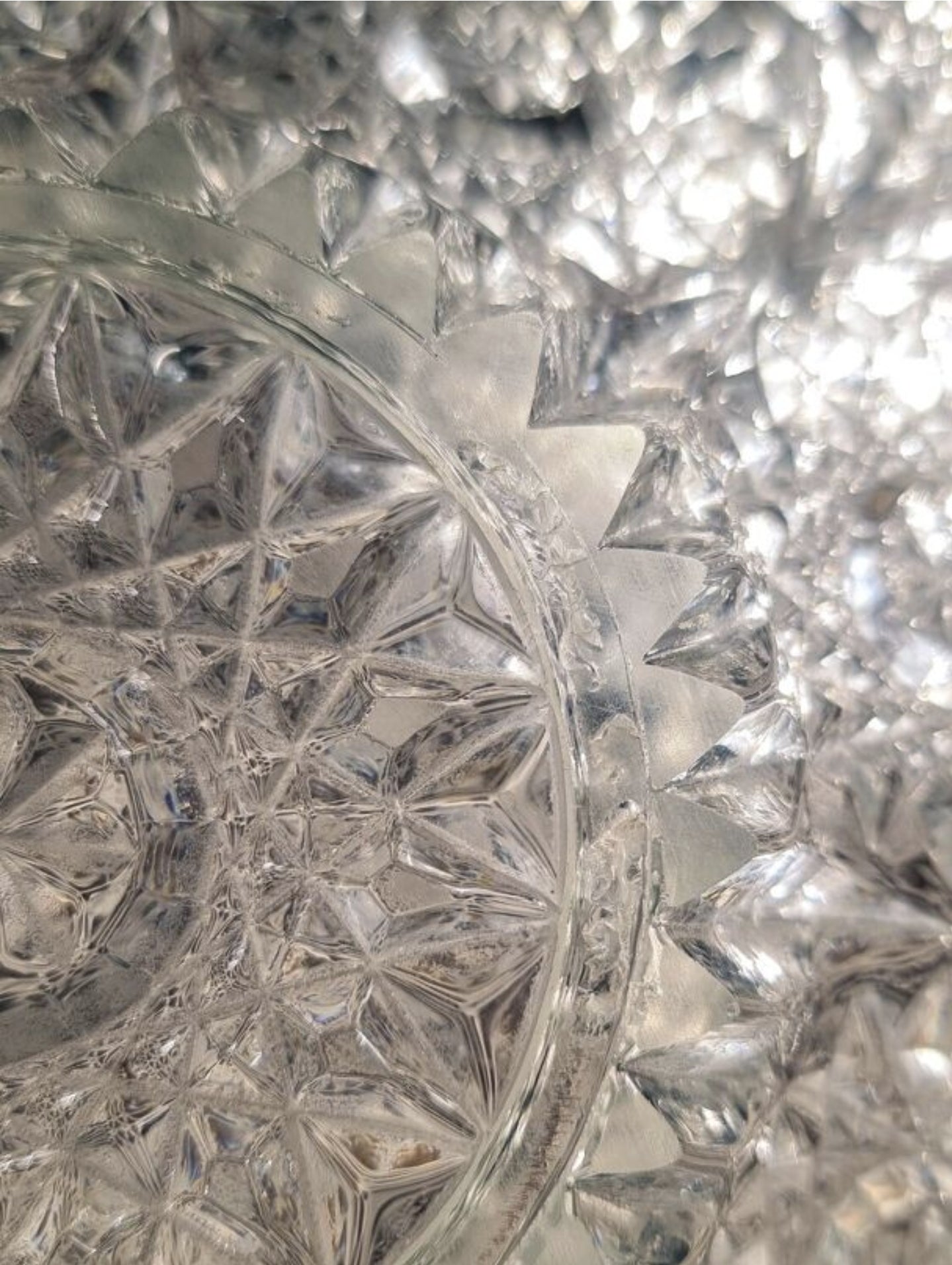COUPE EN VERRE CISELÉ