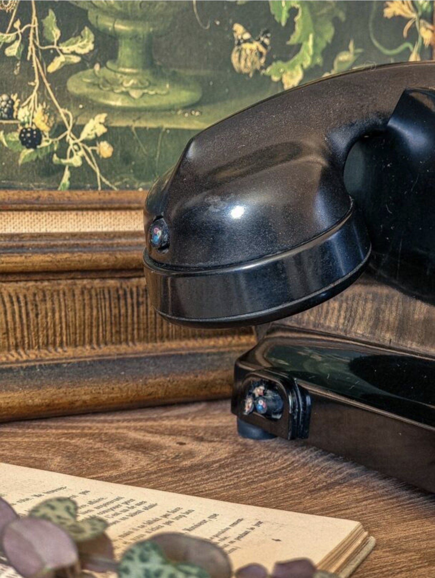 TÉLÉPHONE EN BAĶÉLITE