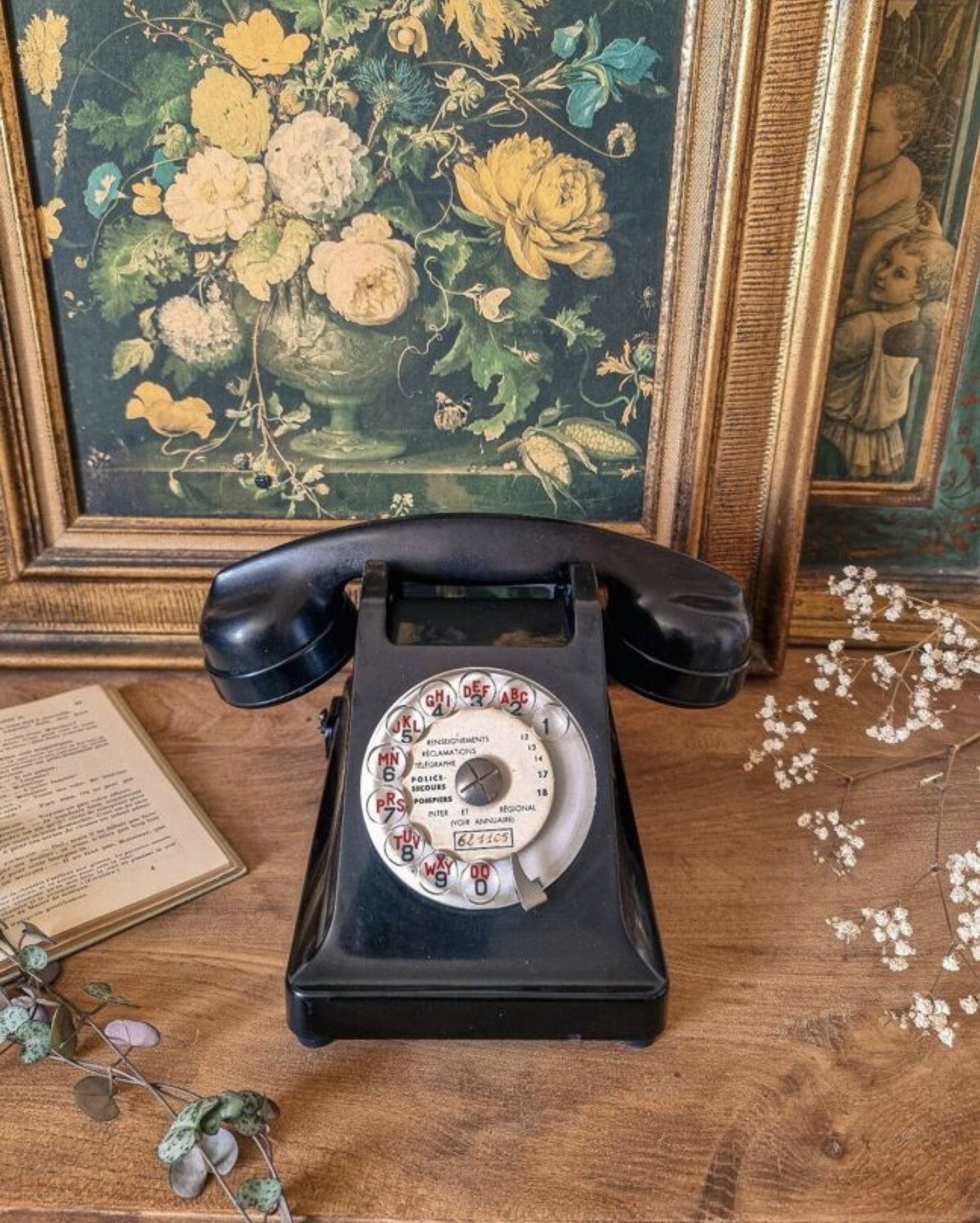 TÉLÉPHONE EN BAĶÉLITE