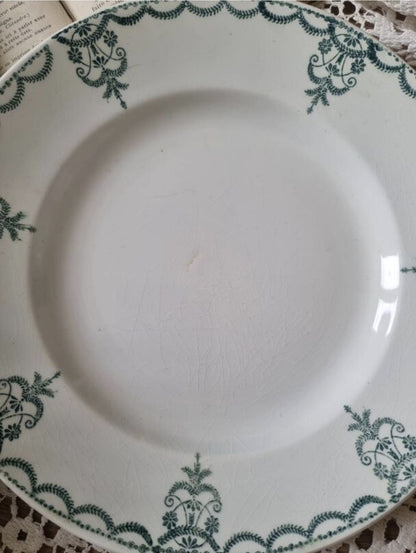 6 ASSIETTES EN TERRE DE FER