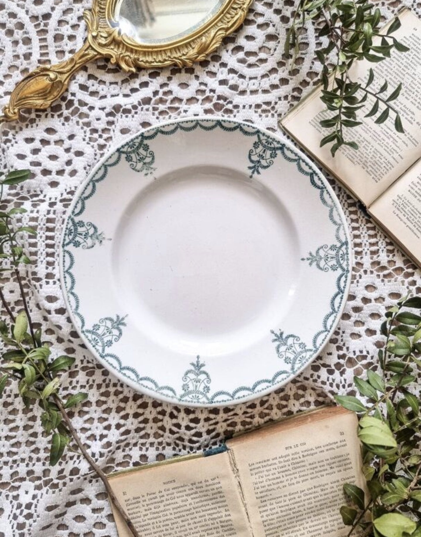 6 ASSIETTES EN TERRE DE FER