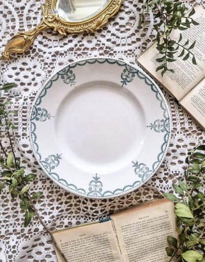 6 ASSIETTES EN TERRE DE FER