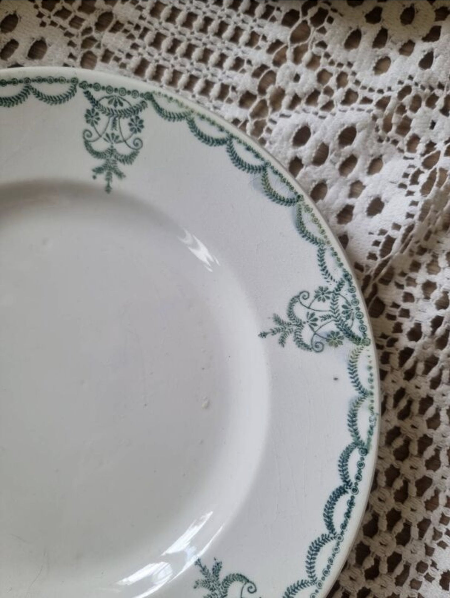 6 ASSIETTES EN TERRE DE FER