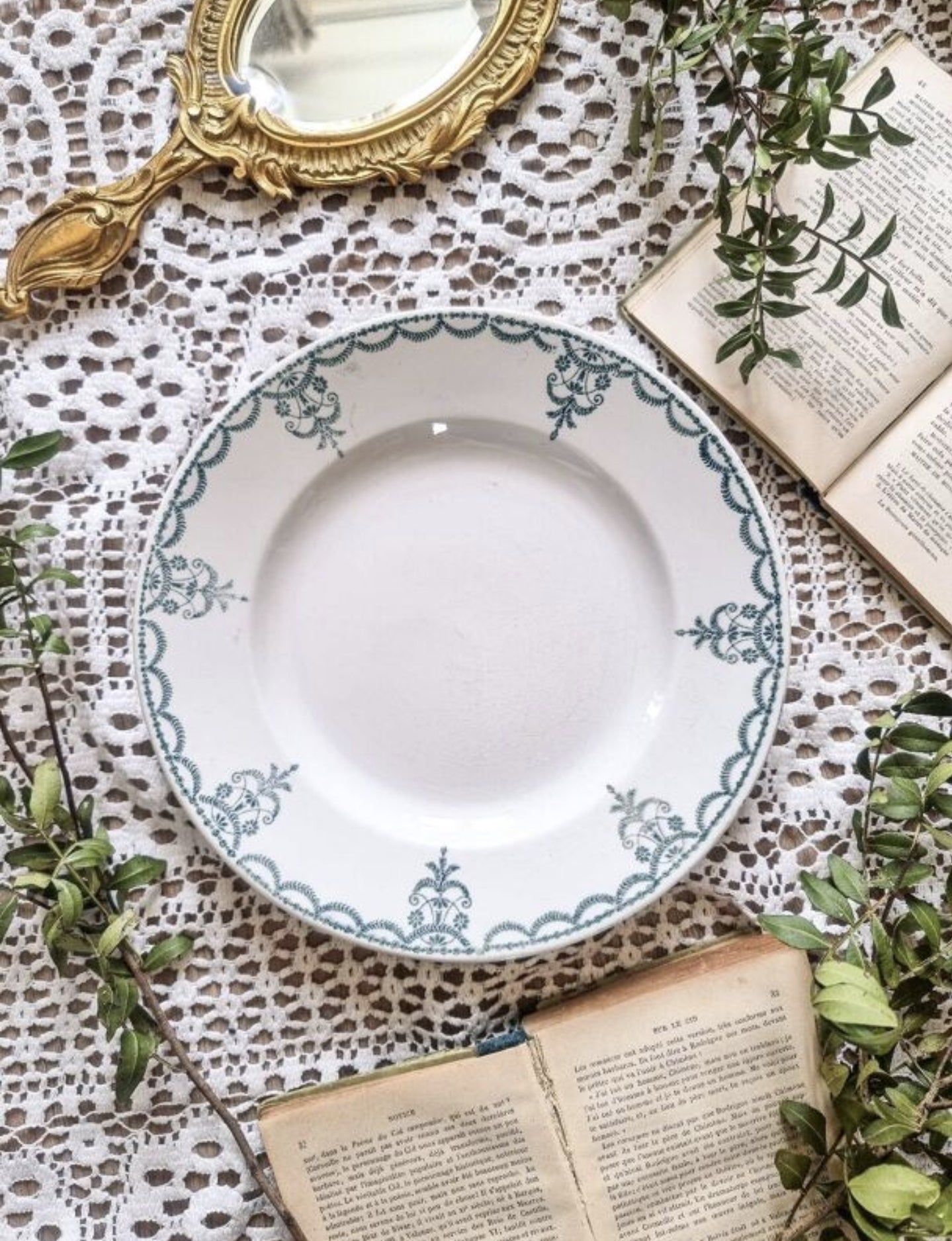 6 ASSIETTES EN TERRE DE FER