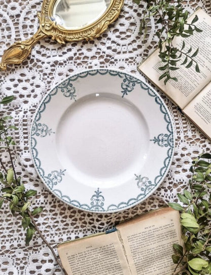 6 ASSIETTES EN TERRE DE FER