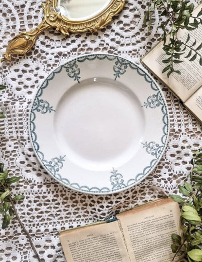6 ASSIETTES EN TERRE DE FER