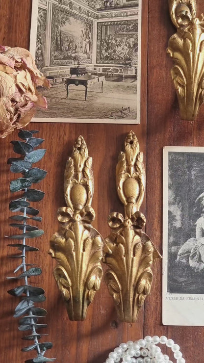 PORTE-EMBRASSE EN BRONZE