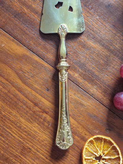 PELLE À TARTE DORÉ