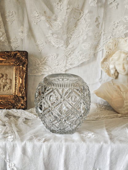 VASE "BOULE" EN CRISTAL