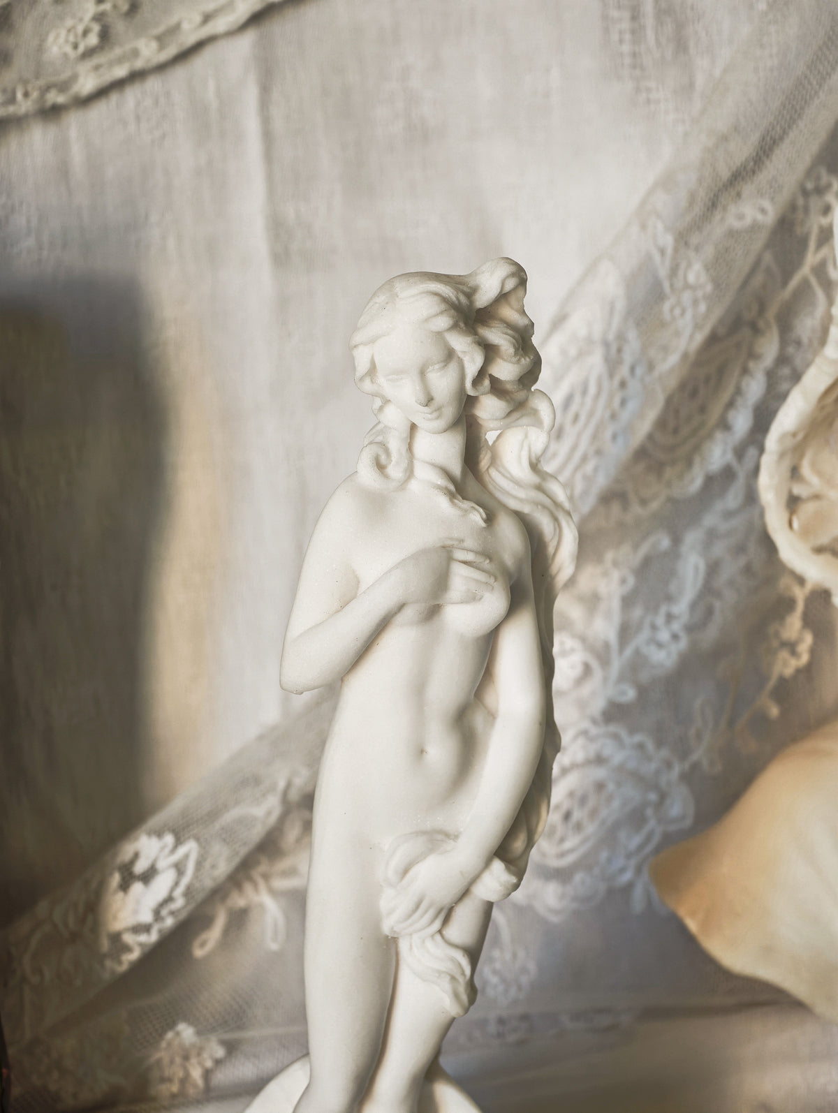 STATUE EN ALBÂTRE NATUREL