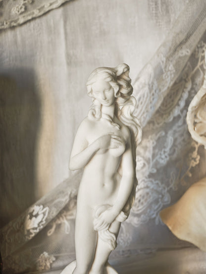 STATUE EN ALBÂTRE NATUREL