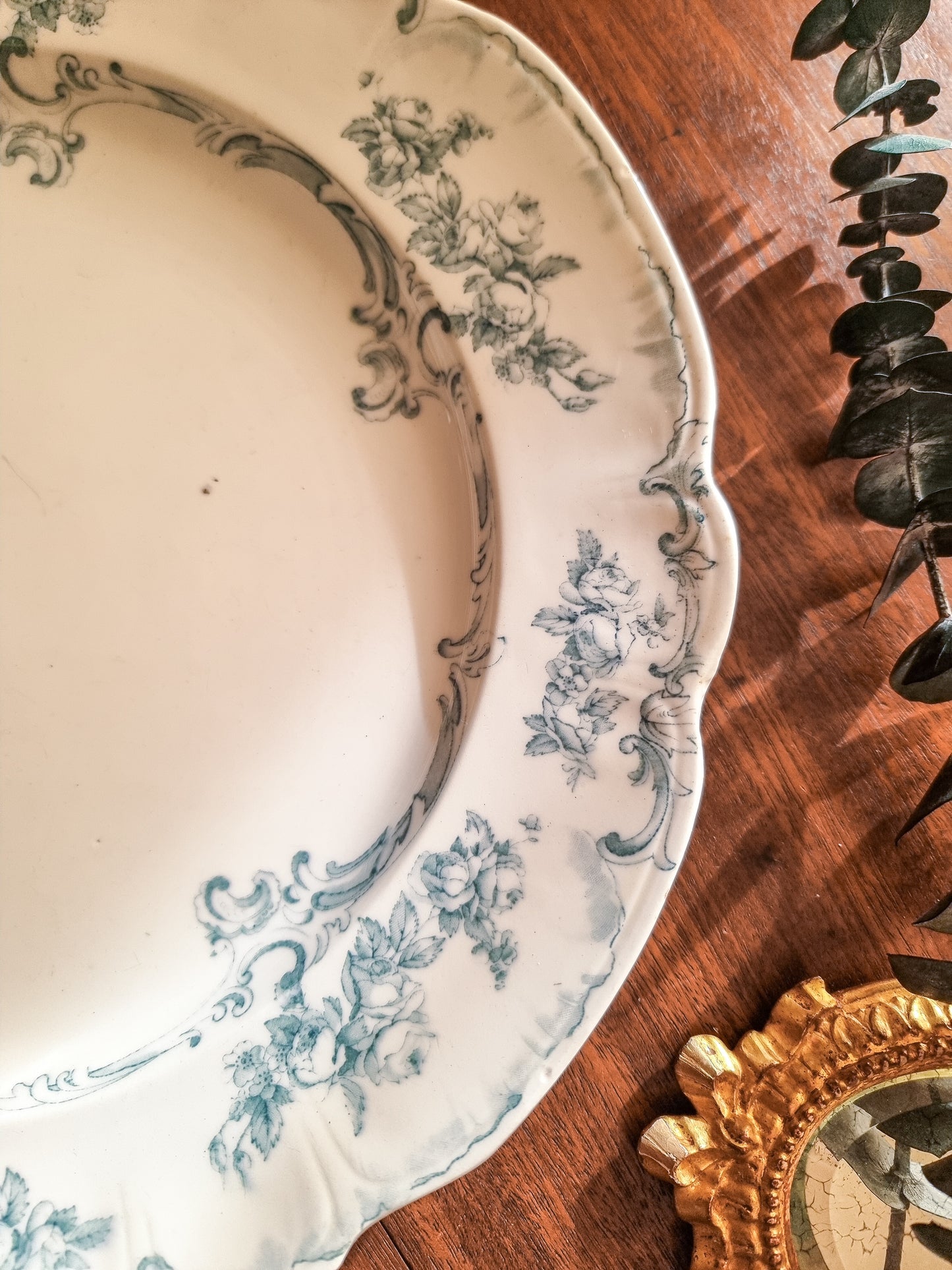 Plat rond en semi-porcelaine