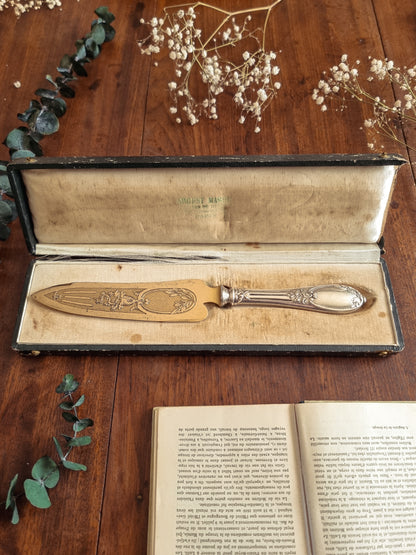COUTEAU/PELLE DE SERVICE