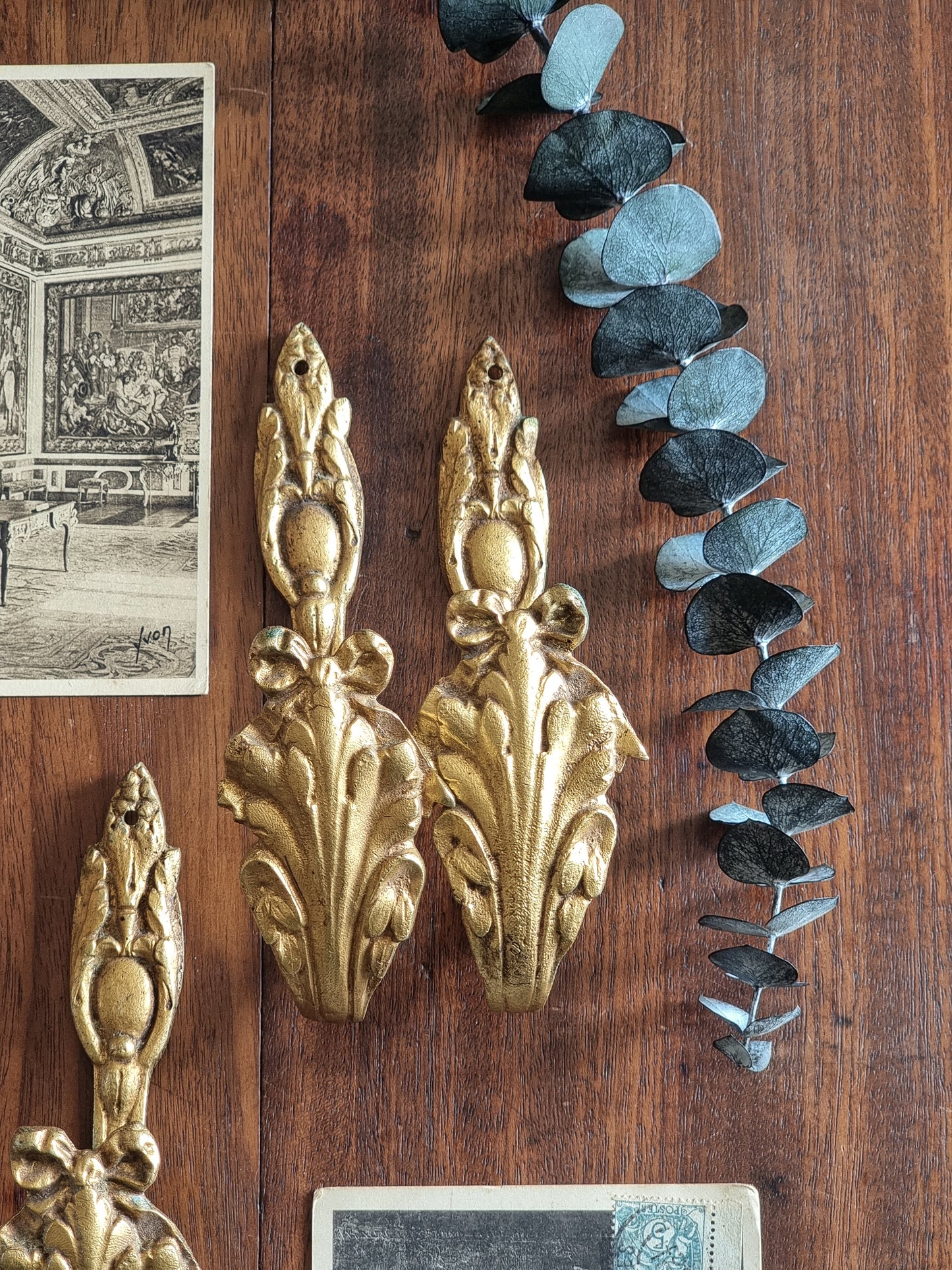 PORTE-EMBRASSE EN BRONZE