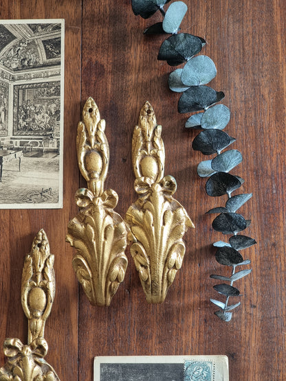 PORTE-EMBRASSE EN BRONZE