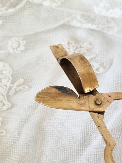 MOUCHETTE EN LAITON