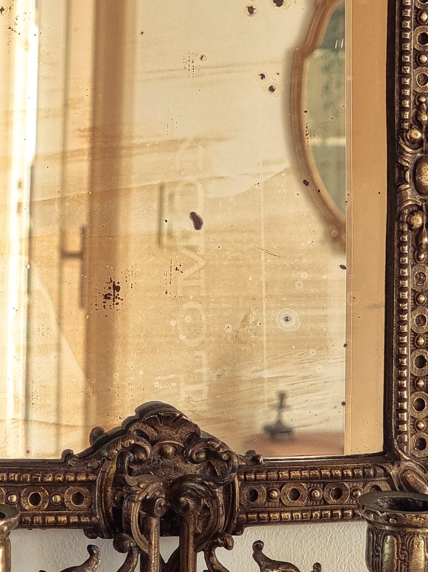 MIROIR AVEC BOUGEOIRS