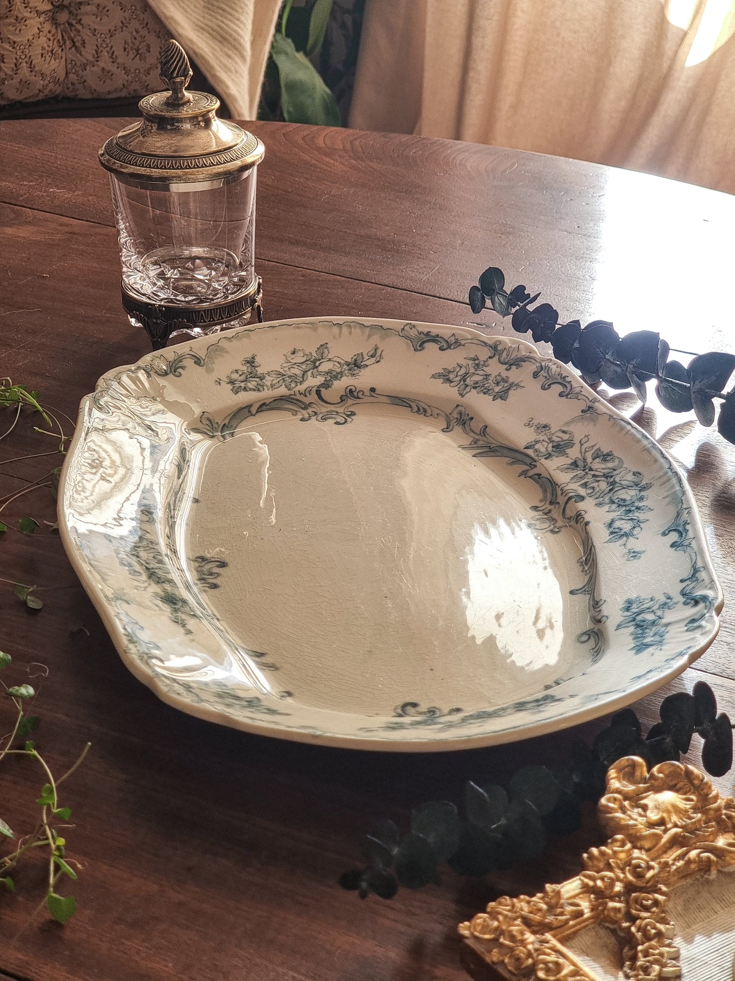 Plat rectangulaire en semi-porcelaine