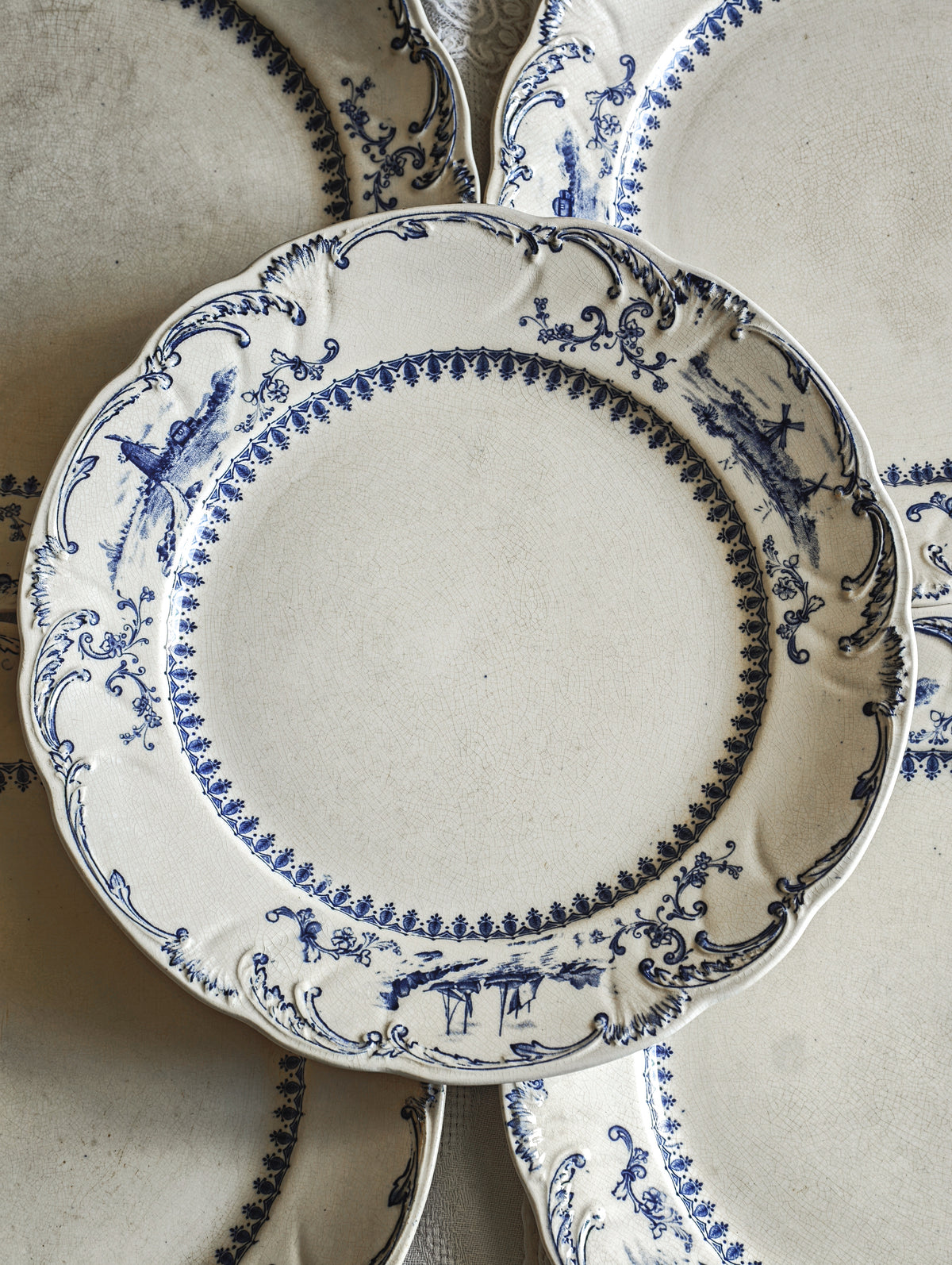 ASSIETTES EN TERRE DE FER