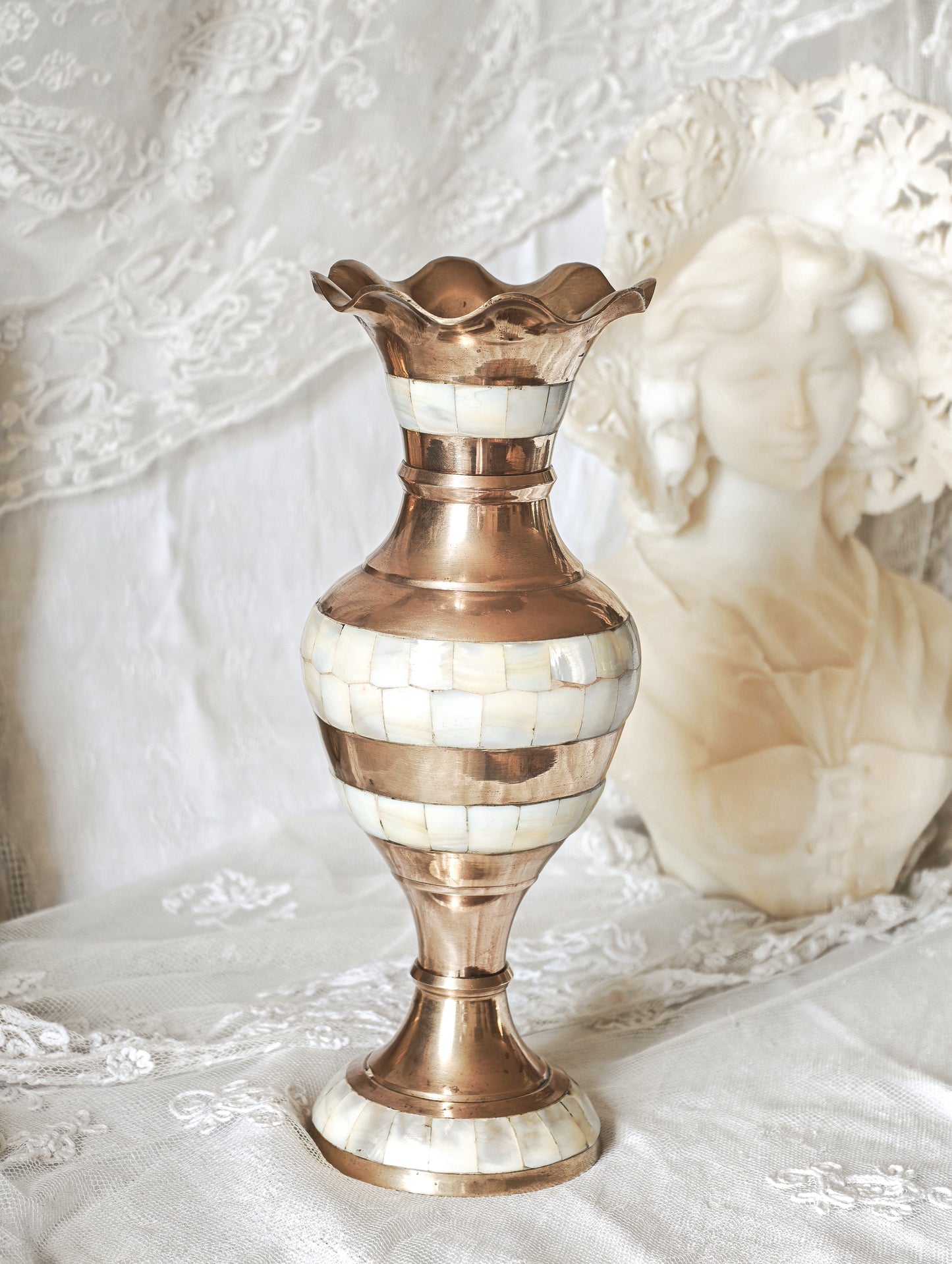 VASE EN CUIVRE ET NACRE