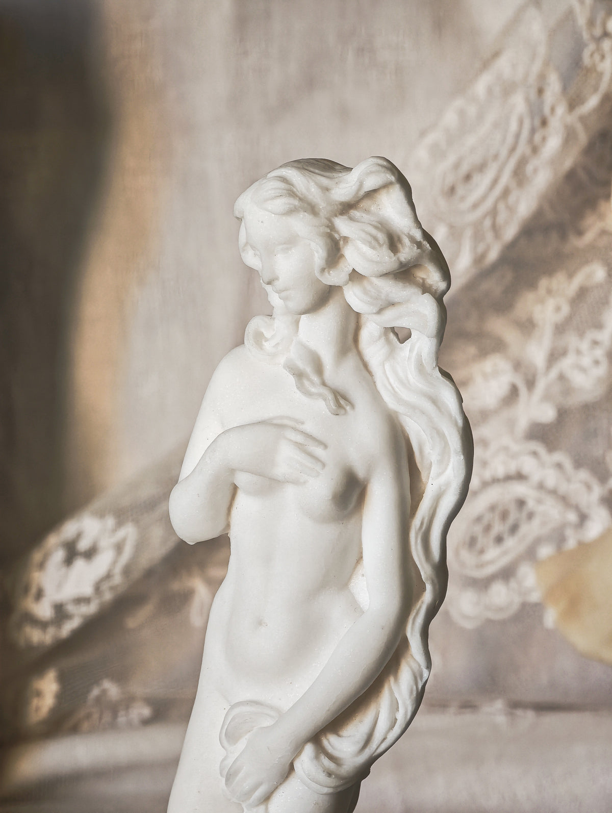 STATUE EN ALBÂTRE NATUREL