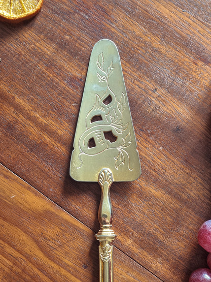 PELLE À TARTE DORÉ