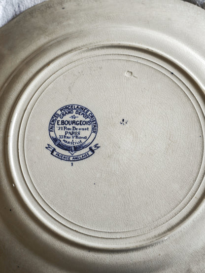 ASSIETTES EN TERRE DE FER