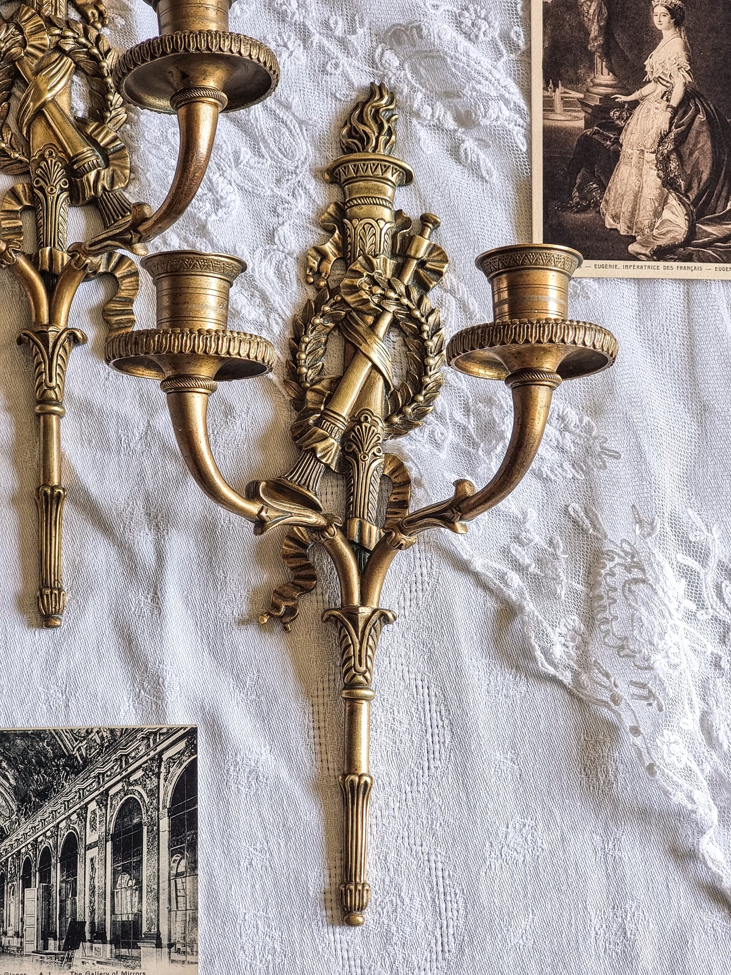 BOUGEOIRS MURAUX EMPIRE