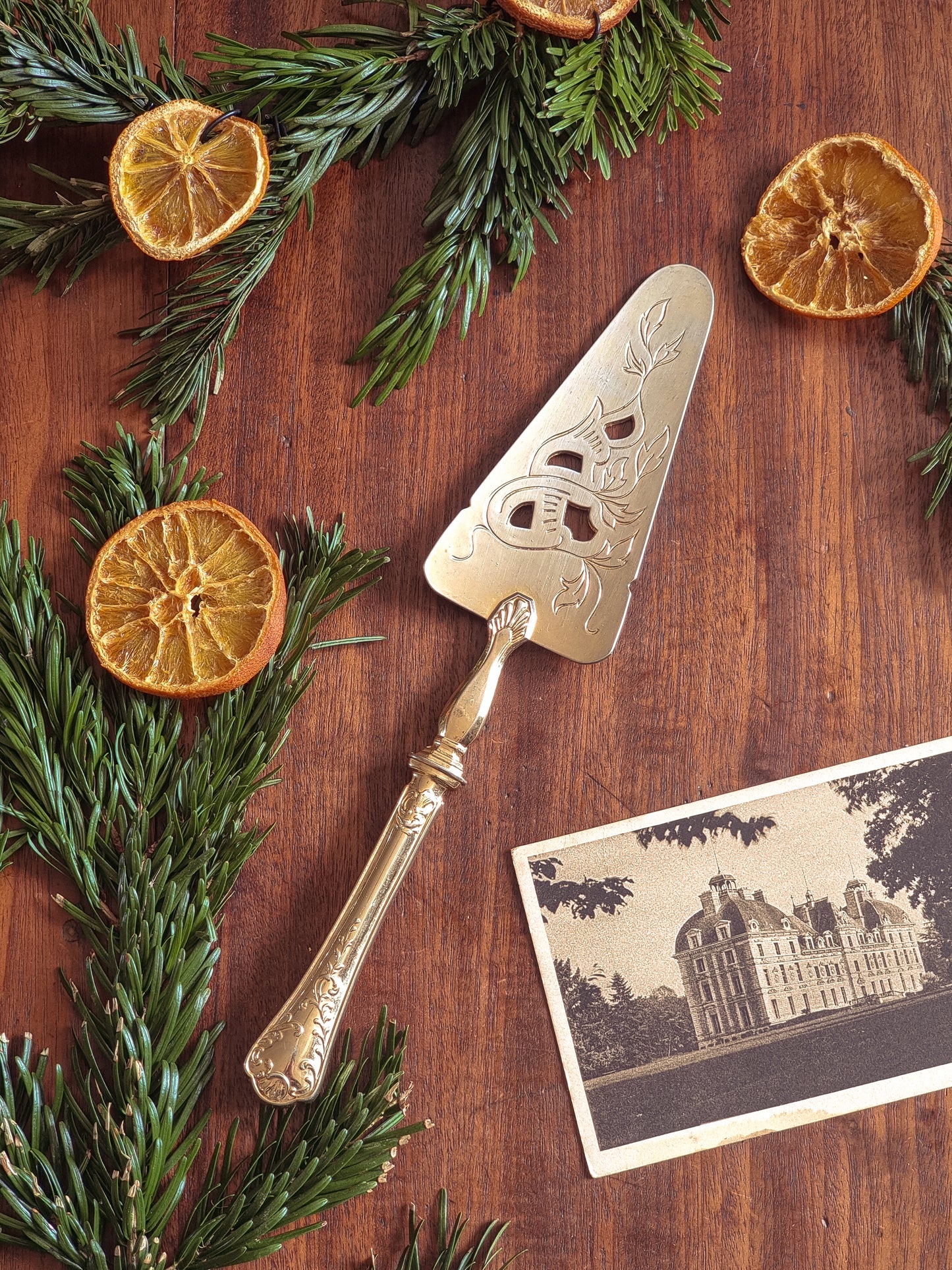 PELLE À TARTE DORÉ