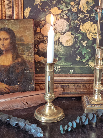 BOUGEOIR À POUSSEOIR